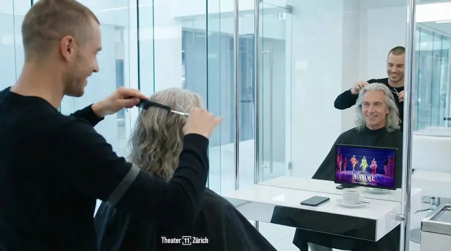 Screen im Coiffeursalon, Kampagne aus der Branche Freizeit, Gastronomie und Tourismus
